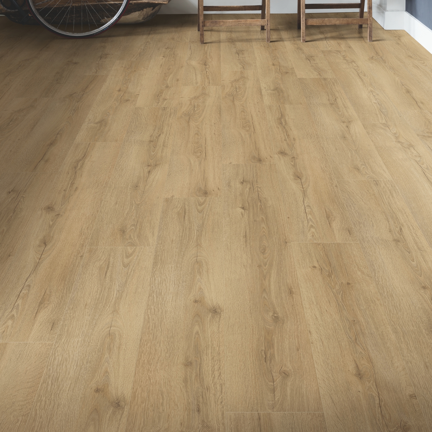 картинка Quick-Step Classic Plus Hydro CLH 4085 Дуб натуральный рустикальный от магазина Дока